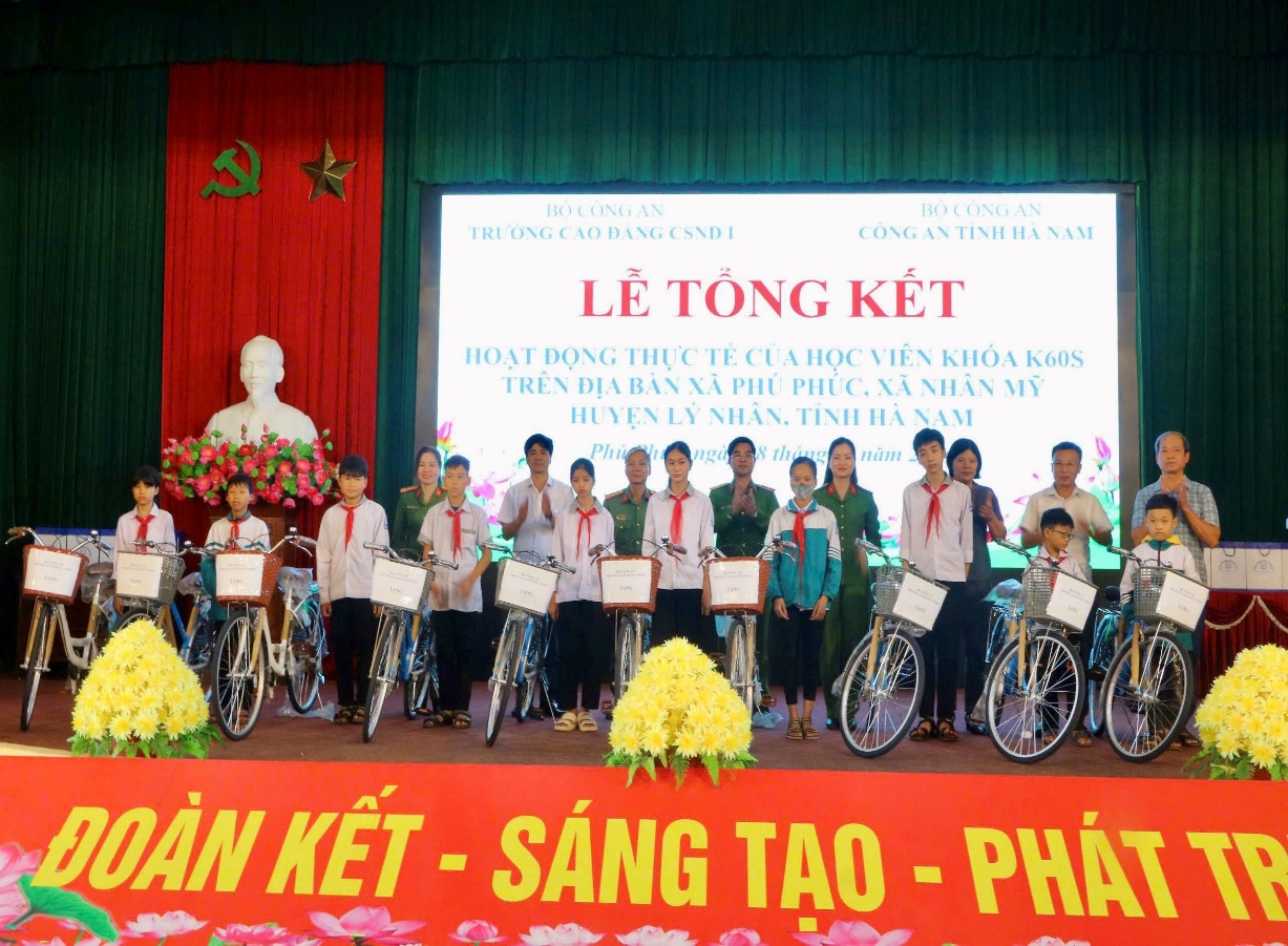 Lễ Tổng kết công tác thực tế chính trị - xã hội cho cán bộ, học viên tại địa bàn tỉnh Hà Nam